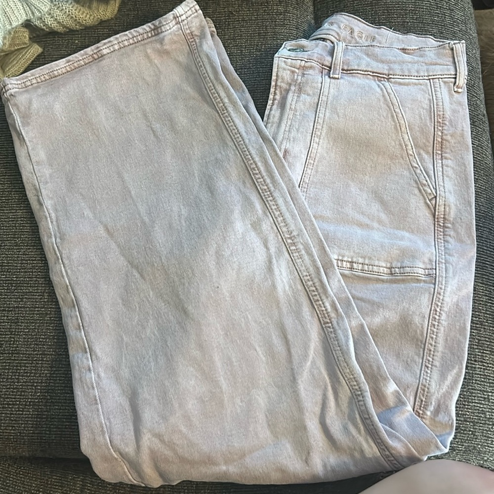 Size 4 American Eagle wide leg jeans. Kinda pinkish purple.